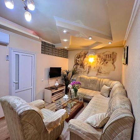 Apartment In The Centre Of Yerevan For Rent Eksteriør billede